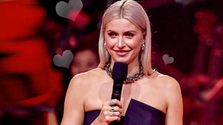 Lena Gercke freut sich über Besuch am Set von "The Voice of Germany"