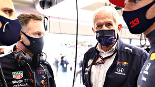 SAO PAULO, BRAZIL - NOVEMBER 13: Red Bull Racing Team Principal Christian Horner, Red Bull Racing Team Consultant Dr Helmut Marko, Max Verstappen of Netherlands and Red Bull Racing and his race engineer Gianpiero Lambiase talk in the garage before  the sprint ahead of the F1 Grand Prix of Brazil at Autodromo Jose Carlos Pace on November 13, 2021 in Sao Paulo, Brazil. (Photo by Mark Thompson/Getty Images)