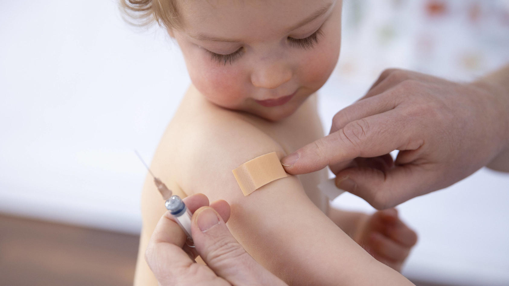 Thema: Impfung von Kindern. Bonn Deutschland *** Topic Vaccination of children Bonn Germany Copyright: xUtexGrabowsky/photothek.netx 