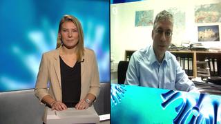 Vivian Bahlmann spricht mit Prof. Timo Ulrichs