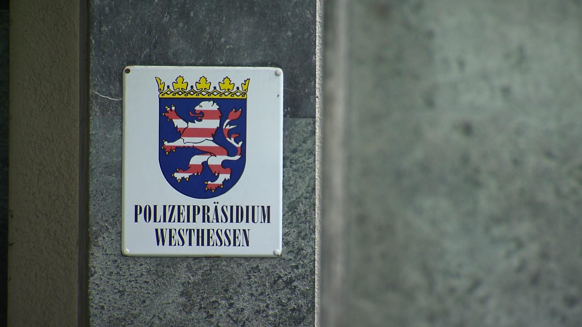 Im Polizeipräsidium Westhessen in Wiesbaden laufen die Ermittlungen in dem Fall.