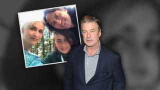 Alec Baldwin mit der Familie von Halyna Hutchins