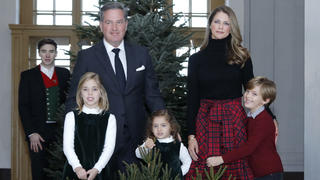 Eine royale Premiere: Prinzessin Madeleine und ihre Familie beim Weihnachtsbaum-Empfang