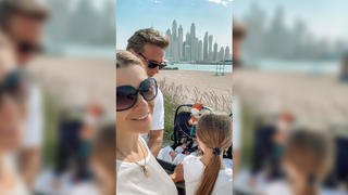 Tanja Szewczenko und ihre Familie machen spontanen Urlaub in Dubai.