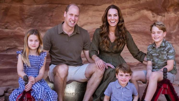 Prinz William und Herzogin Kate mit ihren Kindern Charlotte, Louis und George