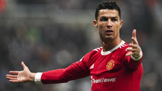 ARCHIV - 27.12.2021, Großbritannien, Newcastle: Fußball: Premier League, England, Newcastle United - Manchester United, 19. Spieltag im St. James Park Stadion: Cristiano Ronaldo von Manchester United reagiert während des Spiels. (zu dpa «Kontroverse um Cristiano-Ronaldo-Statue in Indien») Foto: Owen Humphreys/PA Wire/dpa +++ dpa-Bildfunk +++