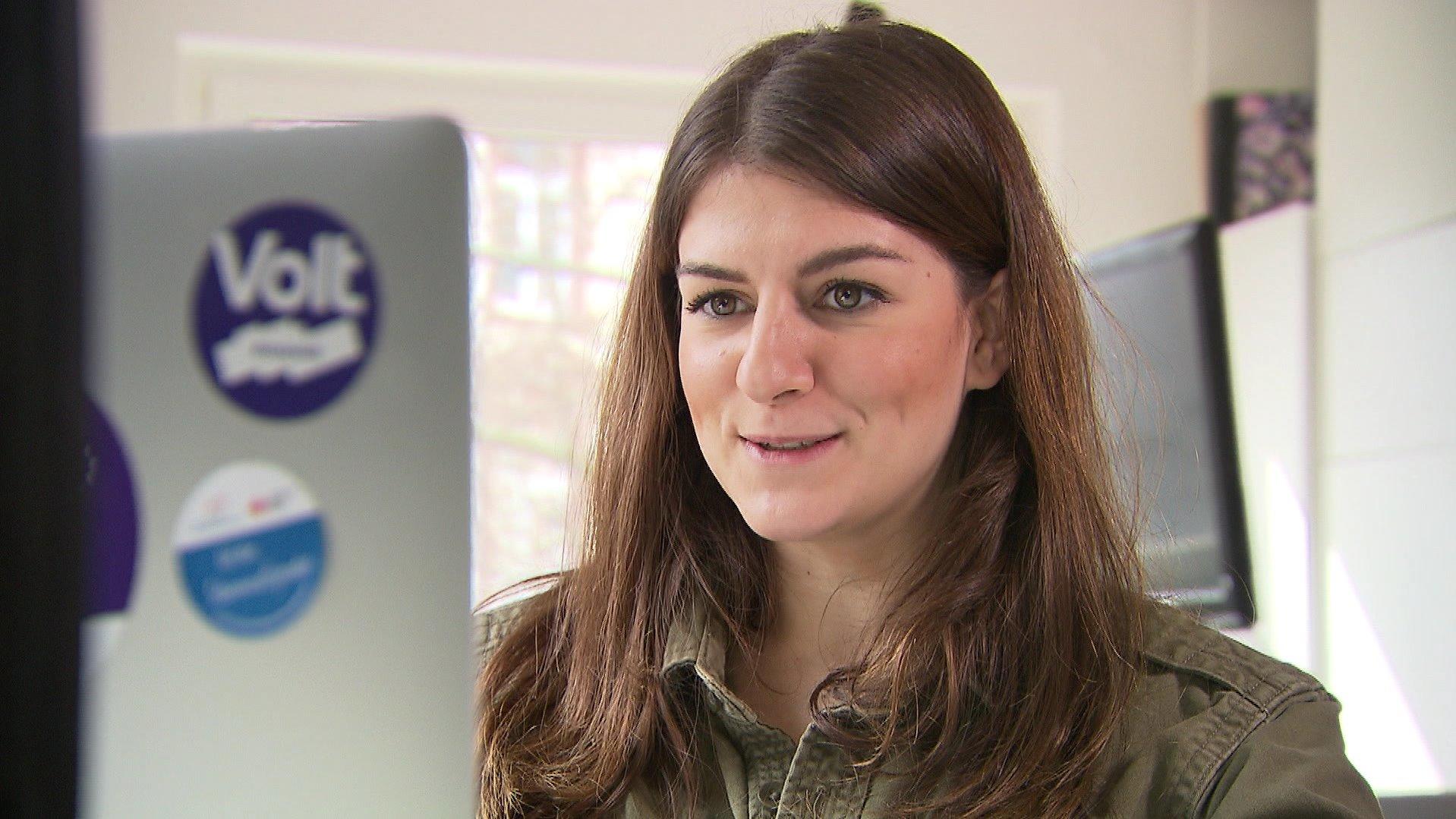 Auf Anhieb erfolgreich: VOLT-Politikerin Eileen O'Sullivan wurde nach der Kommunalwahl Digitaldezernentin in Frankfurt.