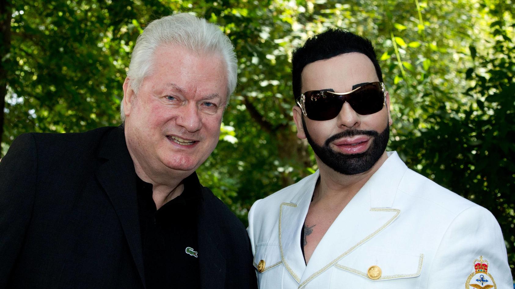 Ein Bild aus glücklichen Zeiten: Dieter Schroth und Harald Glööckler. 