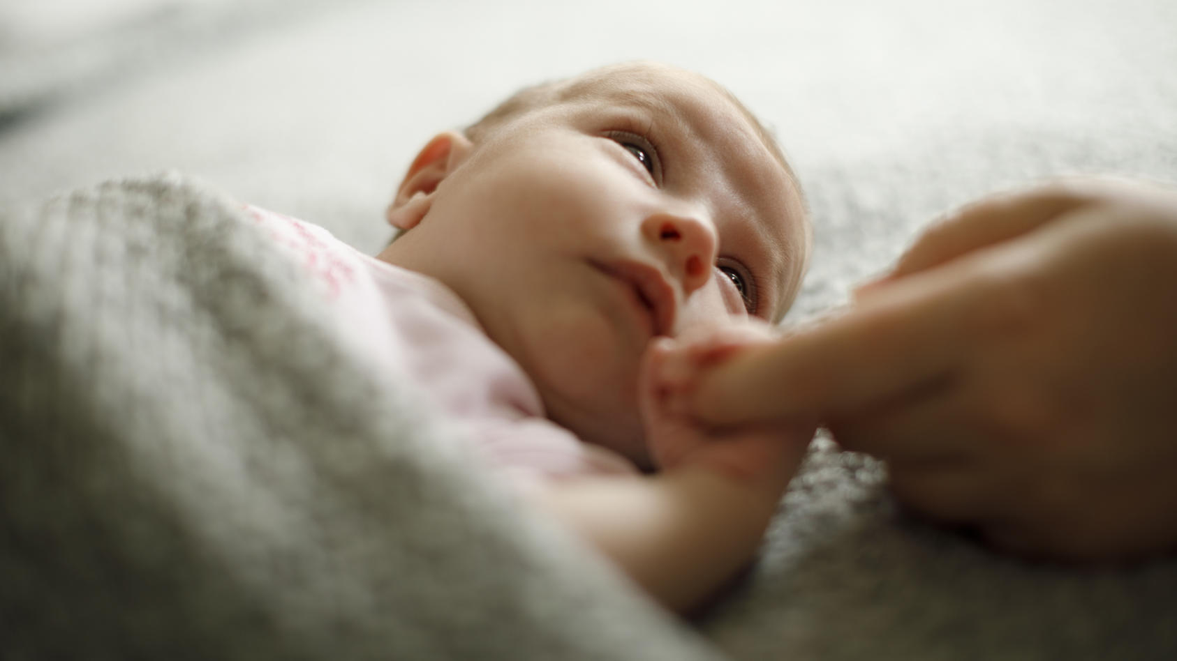 In gewissen Entwicklungsbereichen kann die Pandemie einen Nachteil für Babys bedeuten, haben US-Forscher festgestellt.