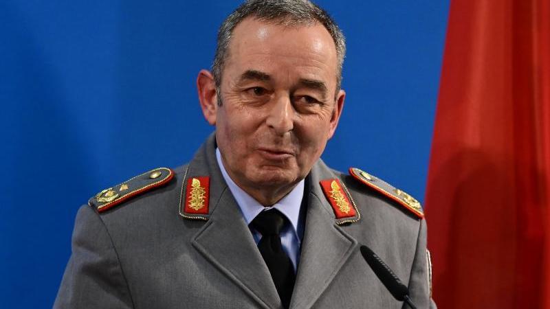 Generalmajor Carsten Breuer, Leiter des Corona-Krisenstabs im Bundeskanzleramt. Foto: Soeren Stache/dpa-Zentralbild/dpa