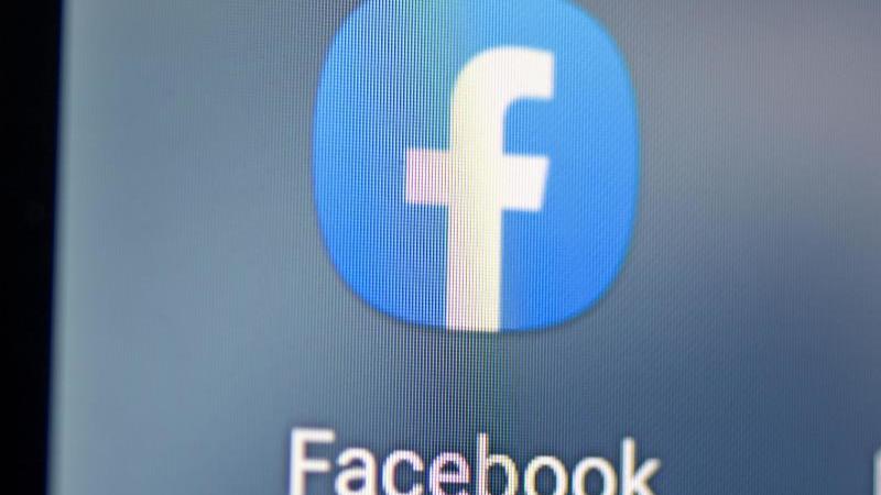 Zu mächtig? Nicht nur die US-Regierung geht mit einer Kartellklage gegen Facebook vor. Foto: Fabian Sommer/dpa