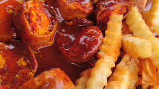  Currywurst mit Pommes Frites *** Curry sausage with french fries 1088812708