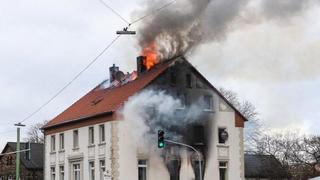 Eine Tote und acht Verletzte bei Hausbrand in Hagen