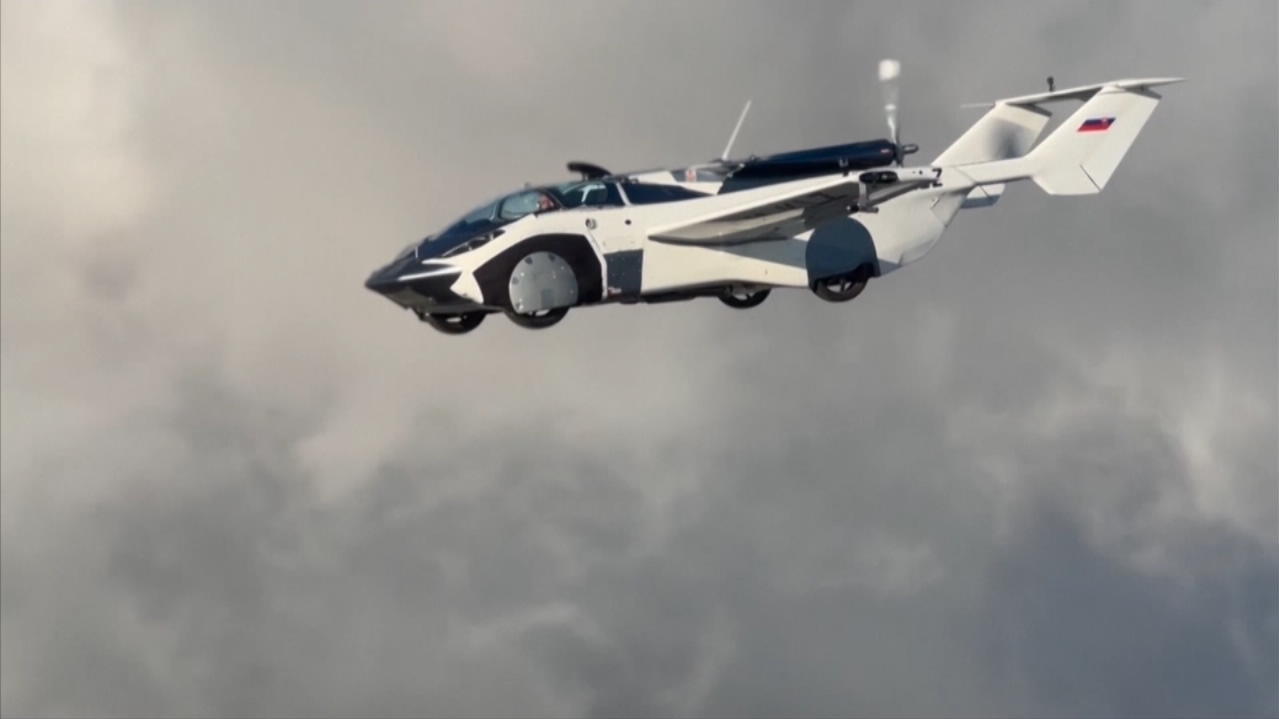 fur-flugverkehr-zugelassen-fliegendes-auto-besteht-tests