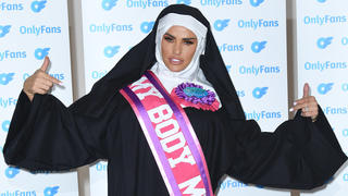  Katie Price OnlyFans Launch - London Katie Price at a photocall for the launch of her new OnlyFans Channel, Holborn Studios, London. Credit: Doug Peters/EMPICS PUBLICATIONxNOTxINxUKxIRL Copyright: xDougxPetersx 64958905