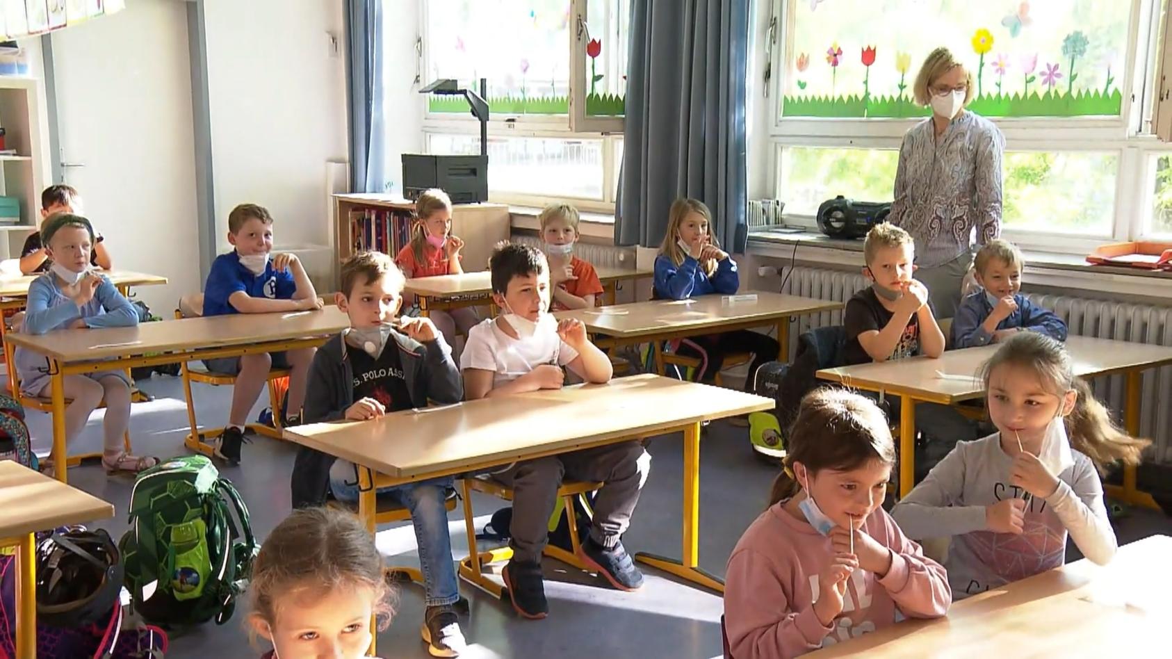 Reden über Plan - Corona in Schulen Thema im NRW-Landtag