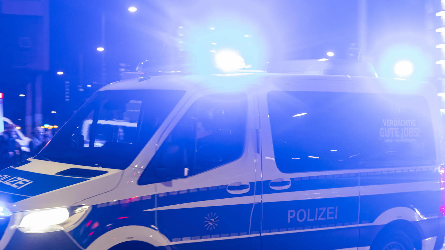 in-krefeld-wurde-am-montagabend-eine-person-erschossen-symbolbild