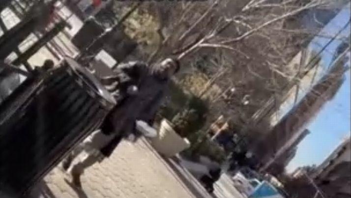 Mann verfolgt Frau in Park New York Tiktok