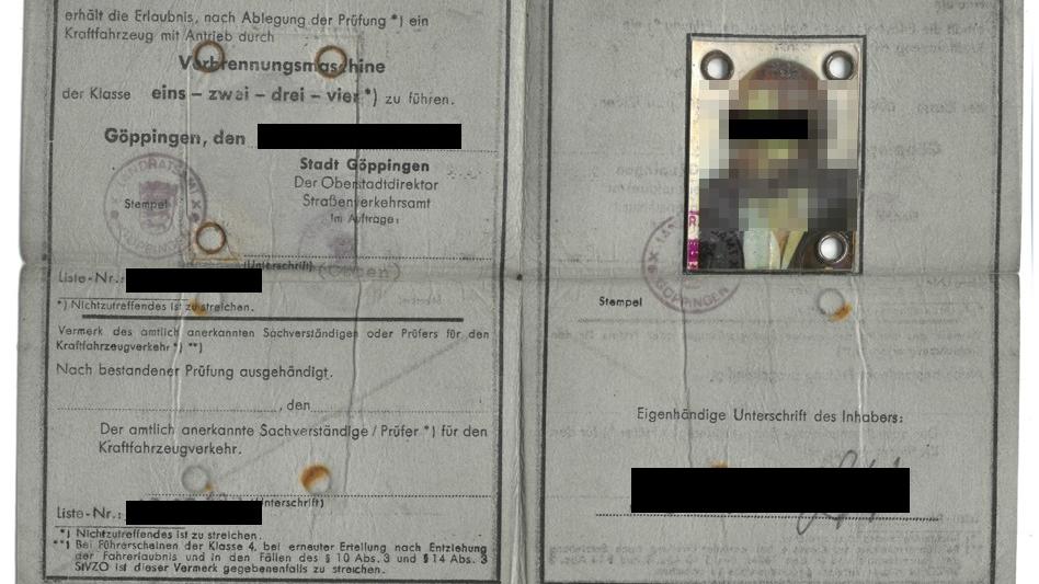 Ein Dokumentenprüfer der Polizei Osnabrück bestätigt: Bei dem eingesandten Dokument handelt sich es um eine sogenannte "Blanko-Fälschung".