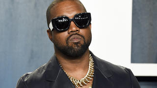 ARCHIV - 09.02.2020, USA, Beverly Hills: Kanye West, US-Rapper, kommt zur Vanity Fair Oscar Party. (zu dpa «Kanye bereut Posts über Kim: «arbeite an meiner Art zu kommunizieren») Foto: Evan Agostini/Invision/AP/dpa +++ dpa-Bildfunk +++