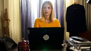Als Sarah (Susan Sideroupolos) den Laptop mit all den Fotos von ihr findet, steht er plötzlich hinter ihr. Ihr Stalker!Die Verwendung des sendungsbezogenen Materials ist nur mit dem Hinweis und Verlinkung auf RTL+ gestattet.