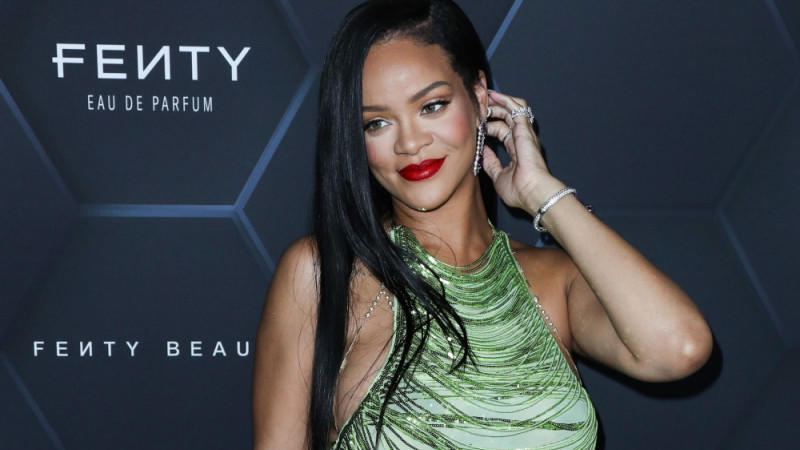 Rihanna benutzt Feuchtigkeitscreme während Schwangerschaft "mehr als je zuvor"
