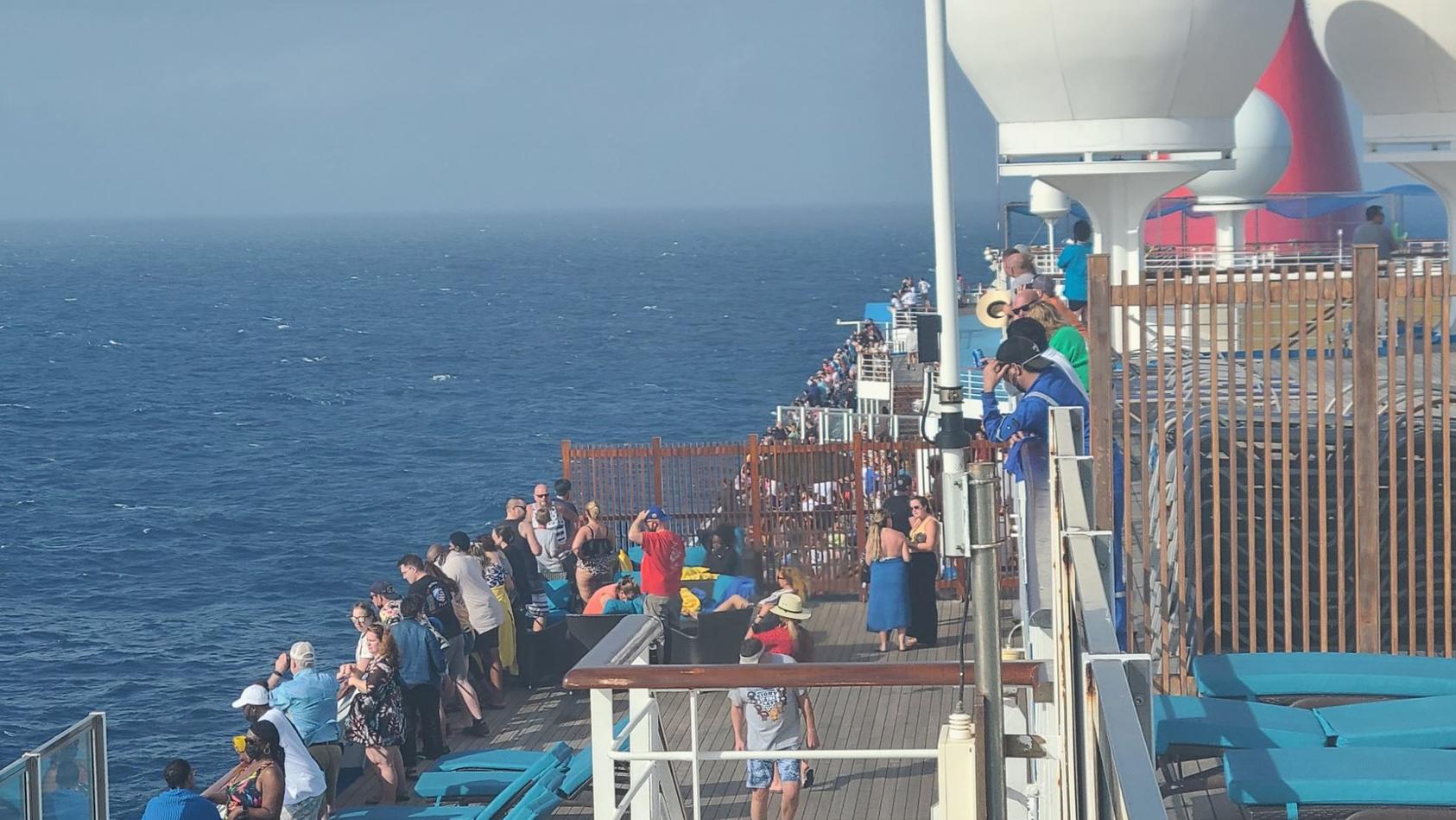 Eine 32-Jährige ist von dem Kreuzfahrtschiff "Carnival Valor" gesprungen.