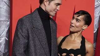 Hier stimmt die Chemie: Robert Pattinson und Zoe Kravitz bei der Premierenfeier von "The Batman" in London.