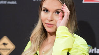 Stillen in sämtlichen Lebenslagen: Bei Neu-Mama Dagi Bee läuft's.
