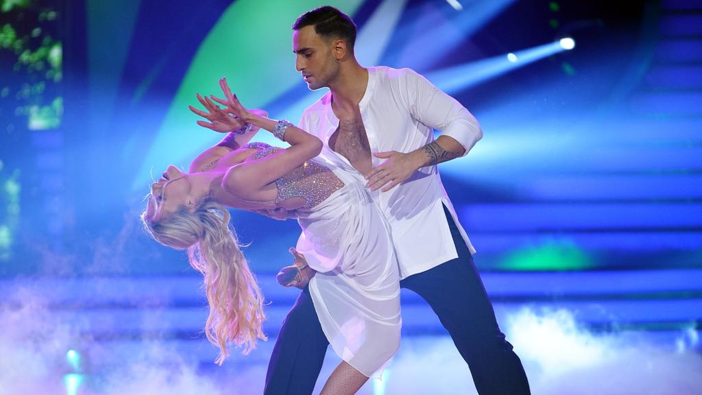 Timur Ulker y la bailarina profesional Patricia Ionel.