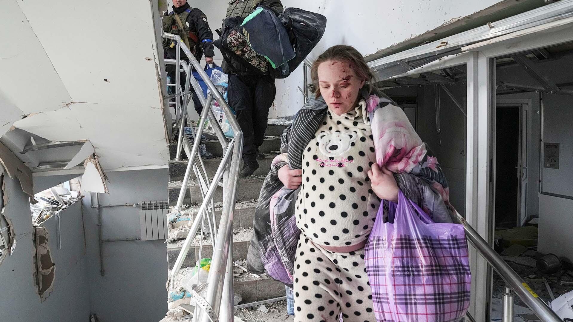 Bloggerin Mariana Vishegirskaya versucht hochschwanger aus dem Krankenhaus zu fliehen