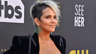  Halle Berry attends the 27th annual Critics Choice Awards at the Fairmont Century Plaza on Sunday, March 13, 2022. PUBLICATIONxINxGERxSUIxAUTxHUNxONLY LAP20220313242 JIMxRUYMEN