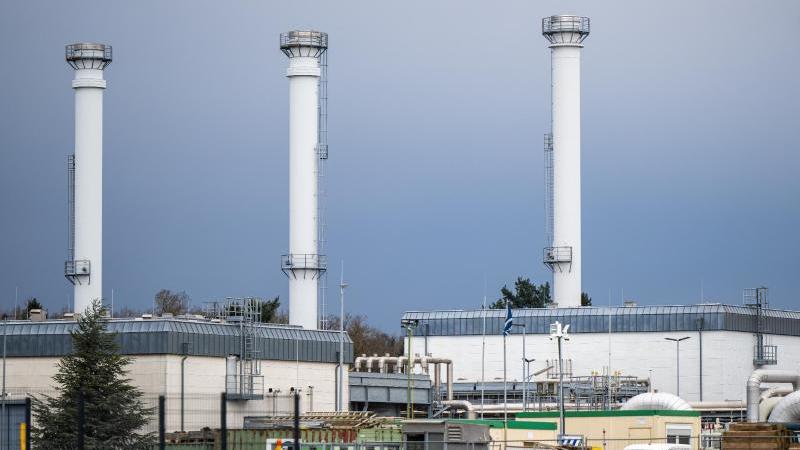 Nach Historisch Niedrigen Gasreserven: Habeck Plant Gesetz Für Volle ...