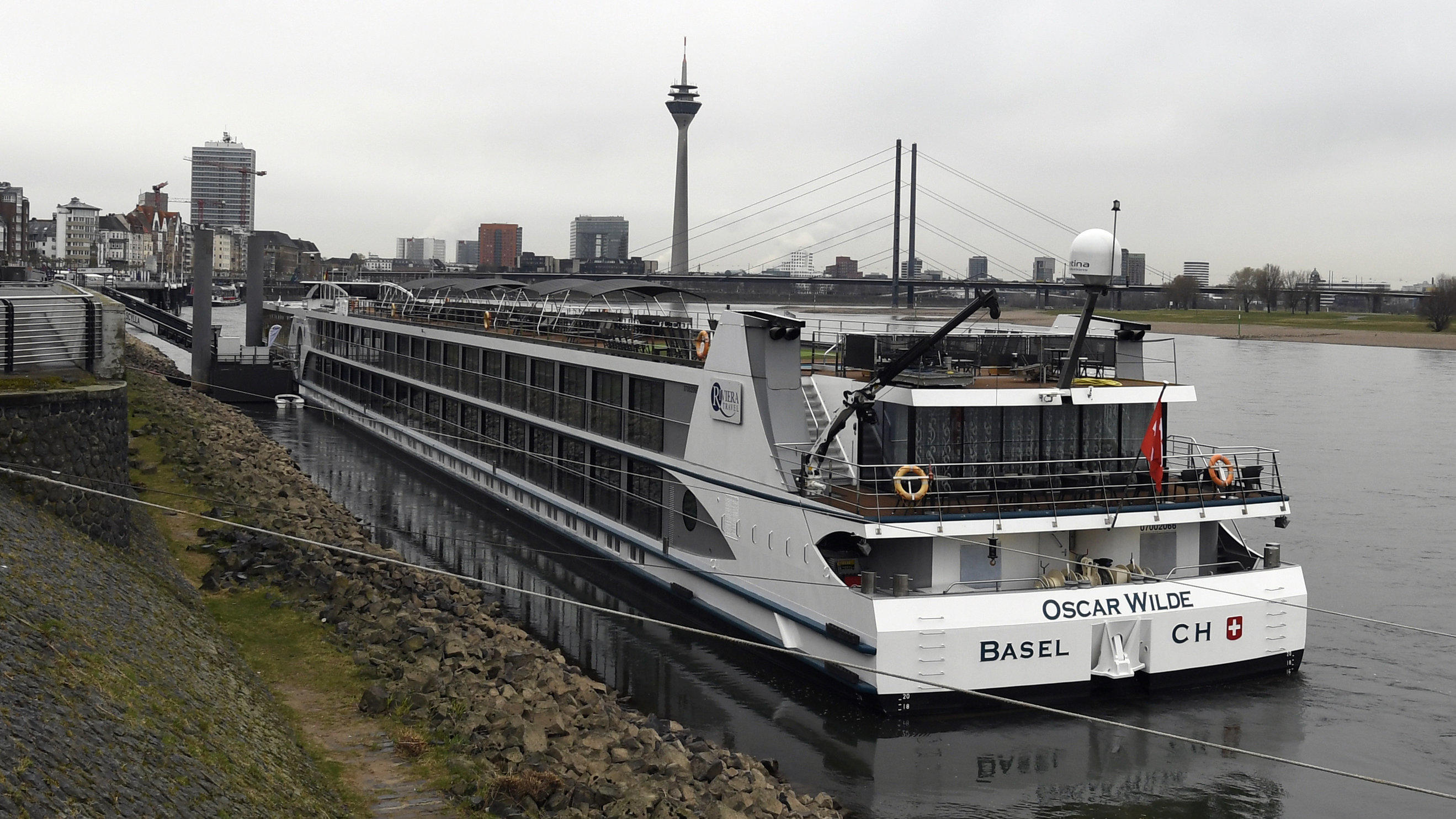 Frau auf Hotelschiff "Oscar Wilde"  in Düsseldorf vergewaltigt