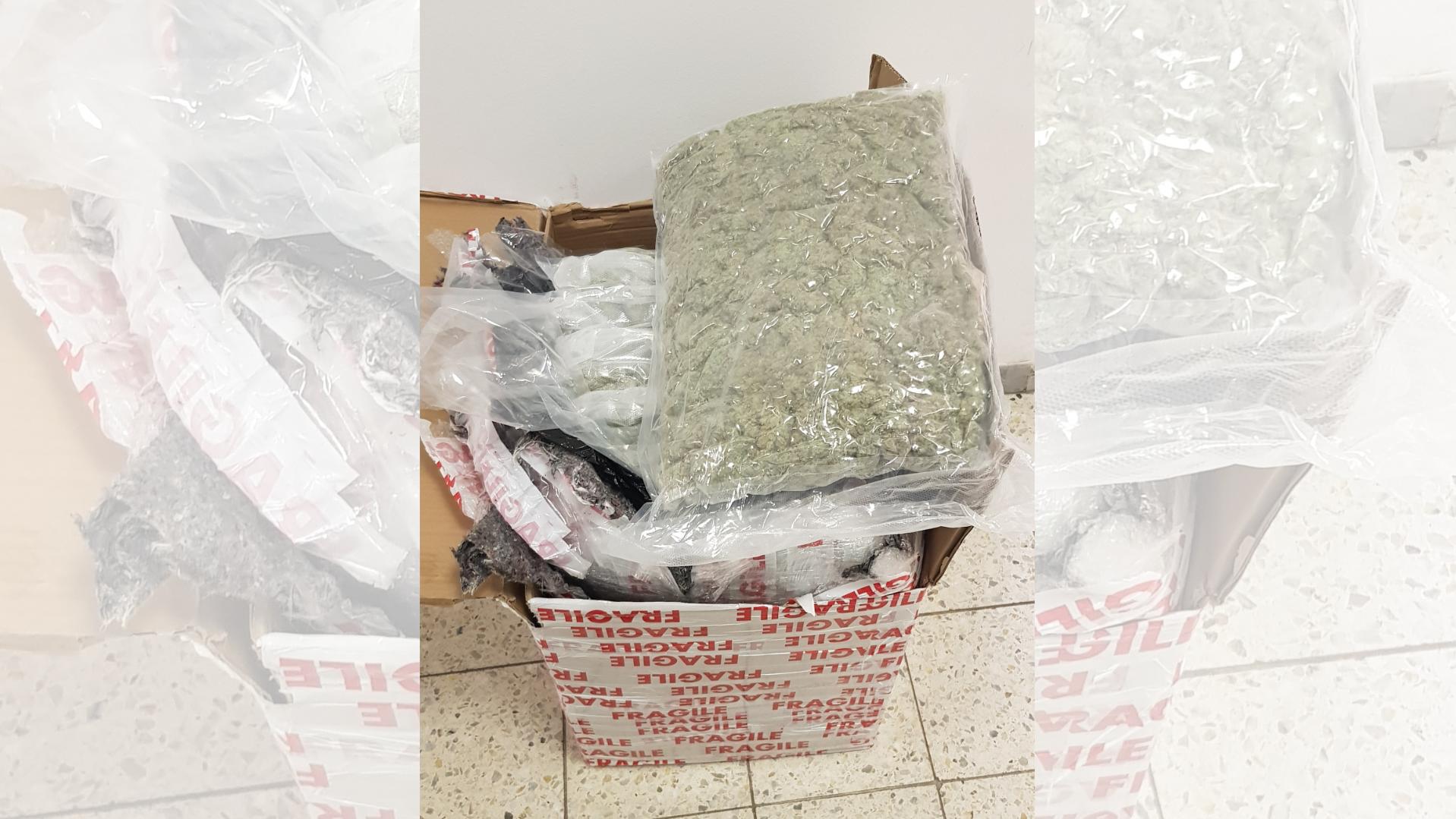 Kiloweise Marihuana wurde in einem Paket aus Spanien gefunden