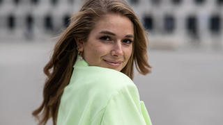  12.03.2022. Düsseldorf. Moderatorin Eleonore Lola Naomi Weippert als Special Guest am Rande der Special Days eines großen Modehauses. Düsseldorf City Nordrhein-Westfalen Deutschland *** 12 03 2022 Dusseldorf presenter Eleonore Lola Naomi Weippert as special guest on the sidelines of the Special Days of a major fashion house Dusseldorf City North Rhine Westphalia Germany