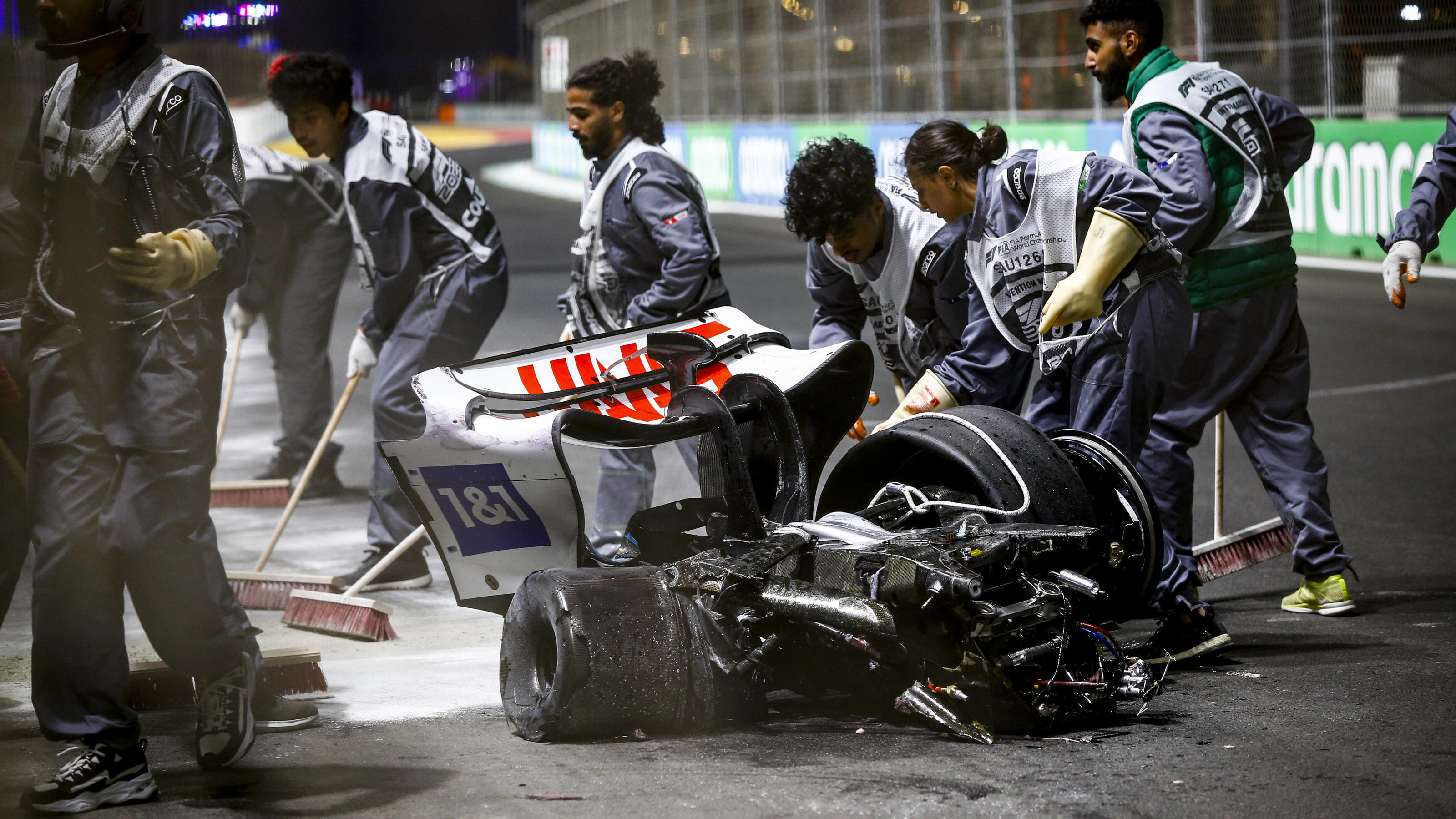  Debris pictured following the crash of 47 Mick Schumacher DEU, Haas F1 Team, F1 Grand Prix of Saudi Arabia at Jeddah Corniche Circuit on March 26, 2022 in Jeddah, Saudi Arabia. Photo by HOCH ZWEI Jeddah Saudi Arabia *** Debris pictured following the