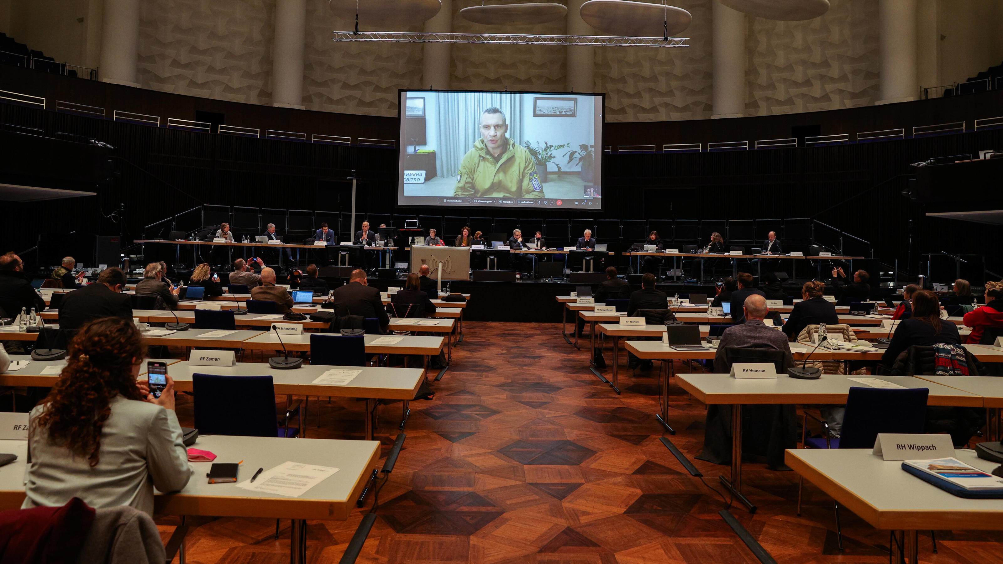 Ukraine-Konflikt, Vitali Klitschko spricht während Ratssitzung in Hannover Niedersachsen, Hannover, Oberbürgermeister Belit Onay Grüne hat den Bürgermeister von Kiew, Vitali Klitschko, eingeladen, in der heutigen Ratssitzung im Kuppelsaal des HCC per