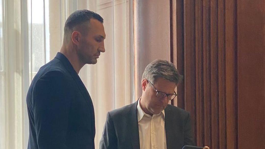 Wladimir Klitschko mit Bundeswirtschaftsminister Robert Habeck in Berlin.