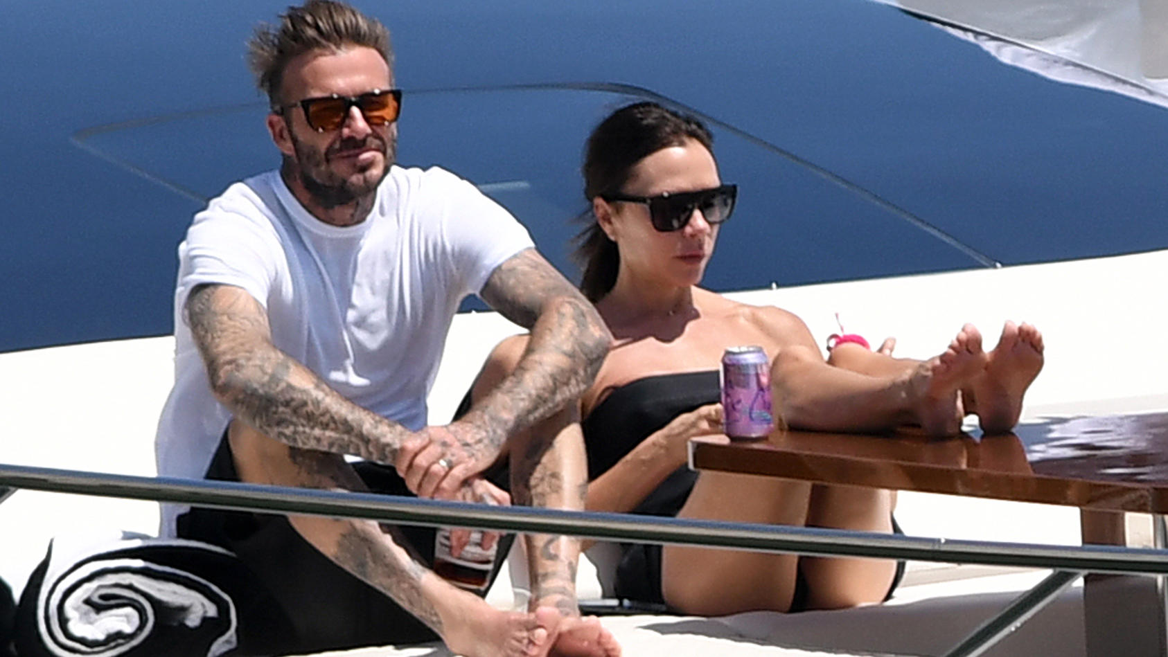 David und Victoria Beckham entspannen auf ihrer Yacht.
