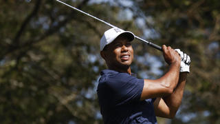  Tiger Woods hits his tee shot on the 4th hole during a practice round leading up to the Masters golf tournament at Augusta National Golf Club in Augusta, Georgia on Monday, April 4, 2022. PUBLICATIONxINxGERxSUIxAUTxHUNxONLY AUG20220404127 JOHNxANGELILLO