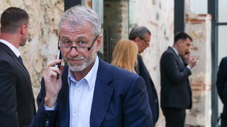 ISTANBUL, TURKEY - MARCH 29, 2022: Entrepreneur Roman Abramovich speaks on the phone after Russian-Ukrainian talks at the Dolmabahce Palace. Both delegations are to meet face to face for the first time since March 7. With the first round held in the Belarusian city of Gomel on February 28, two more followed in person along with more recent sessions online. On February 24, Russias President Putin announced the start of a special military operation in Ukraine in response to appeals from the leaders of the Donetsk and Lugansk Peoples Republics. Sergei Karpukhin/TASS PUBLICATIONxINxGERxAUTxONLY TS12A03A 