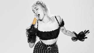 Miley Cyrus macht Eis-Werbung - doch wir schauen vor allem auf ihren Vokuhila-Haarschnitt