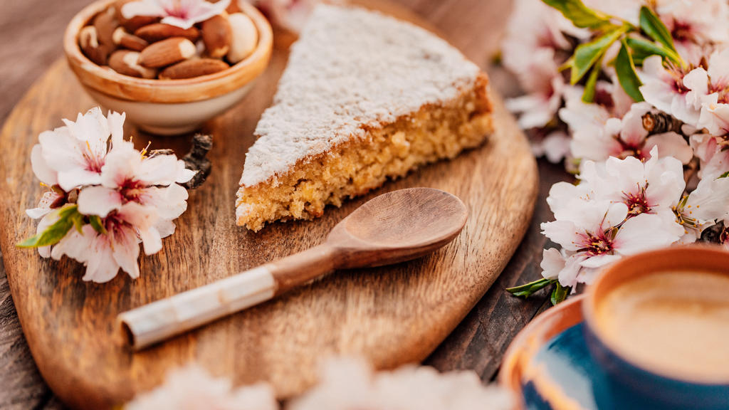 Mallorquinischer Mandelkuchen: Gató de almendra