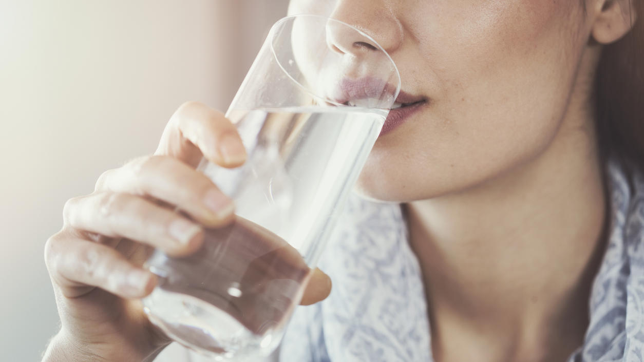 Menschen, die nicht genug Wasser pro Tag trinken, erhöhen ihr Risiko für eine potentiell tödliche Herzinsuffizienz