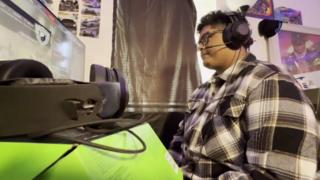 18-jähriger Jonathan überlebt Kopfschuss in Los Angeles, dank seines Gaming-Headsets