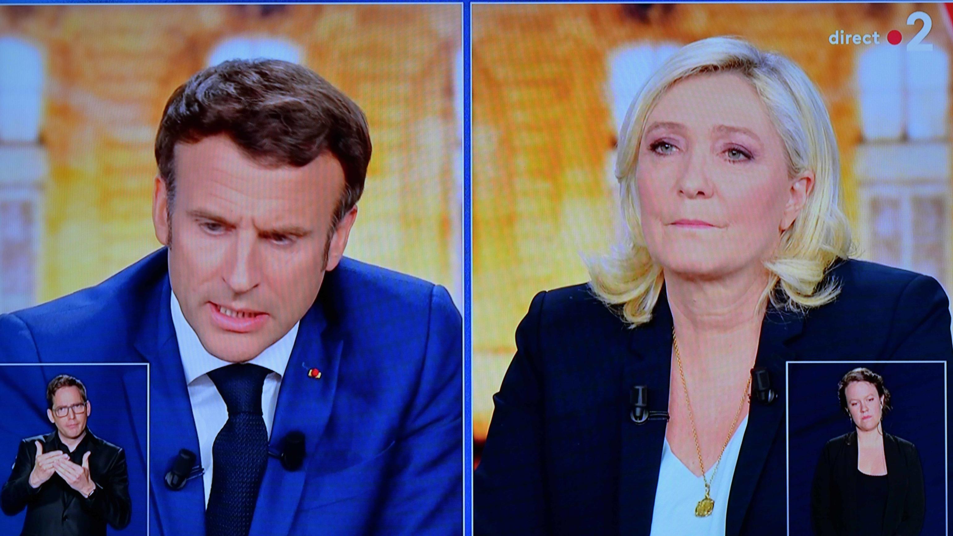  Emmanuel Macron et Marine Le Pen NEWS : Dbat tlvis de l entre-deux tours de l lection prsidentielle - 20/04/2022 FredericChambert/Panoramic PUBLICATIONxNOTxINxFRAxITAxBEL