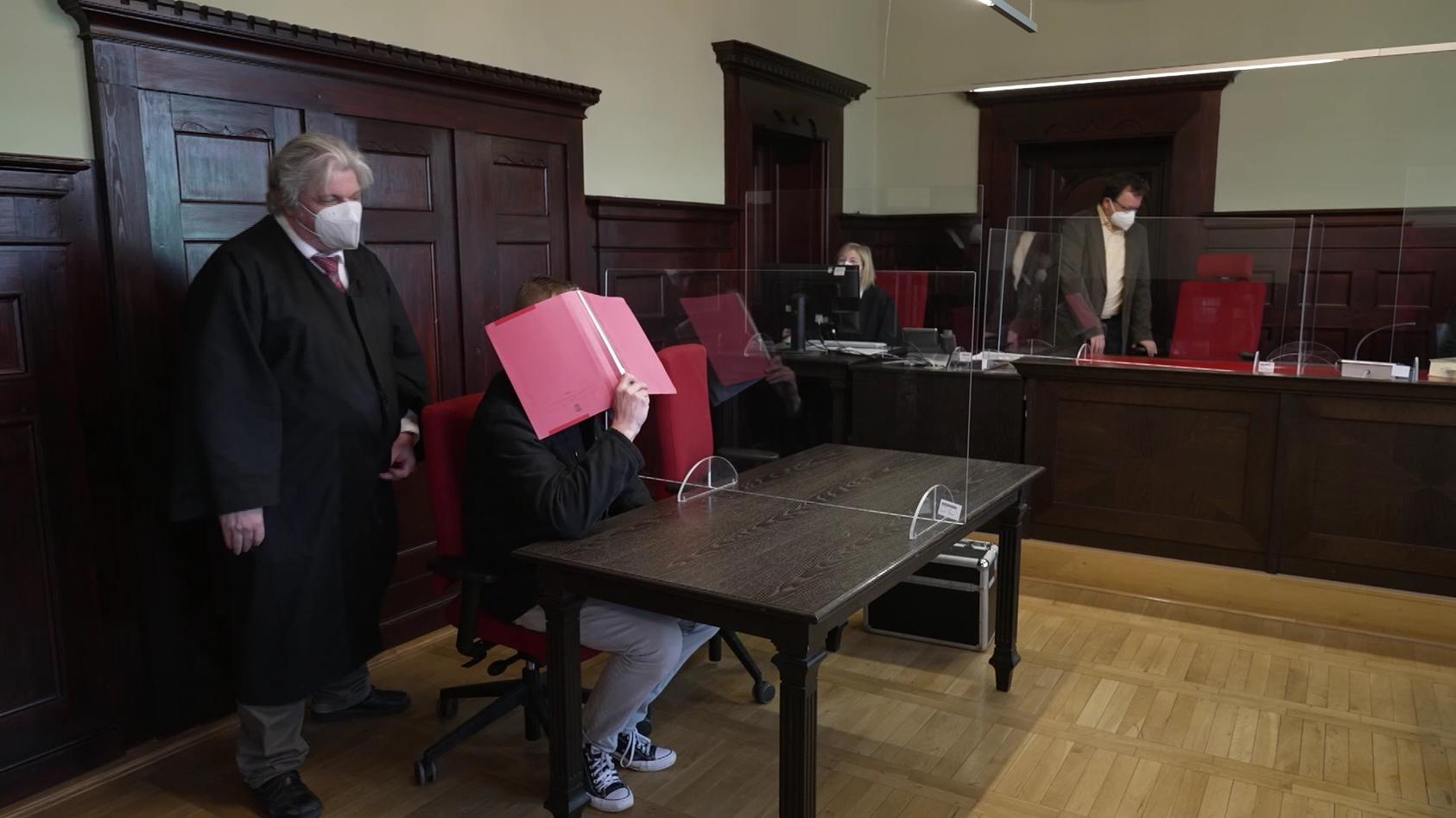 Döbeln Urteil gegen irren SexterrorAnrufer geplatzt Anwalt fordert