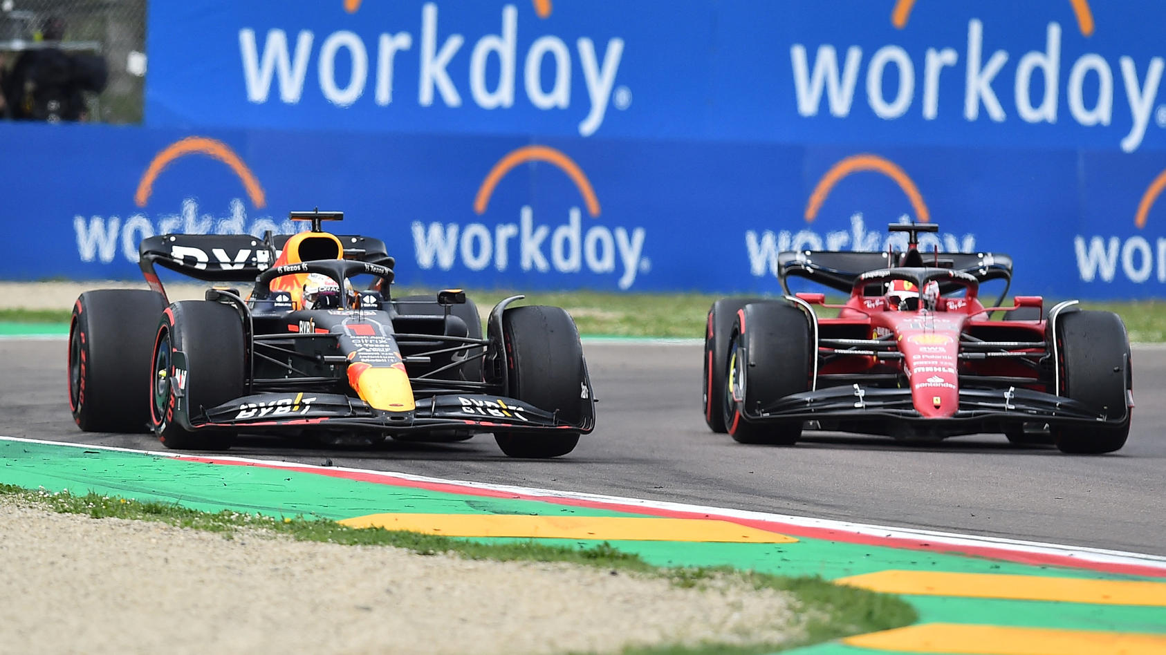 Trotz Fehlstart Verstappen gewinnt Imola-Sprint vor Leclerc