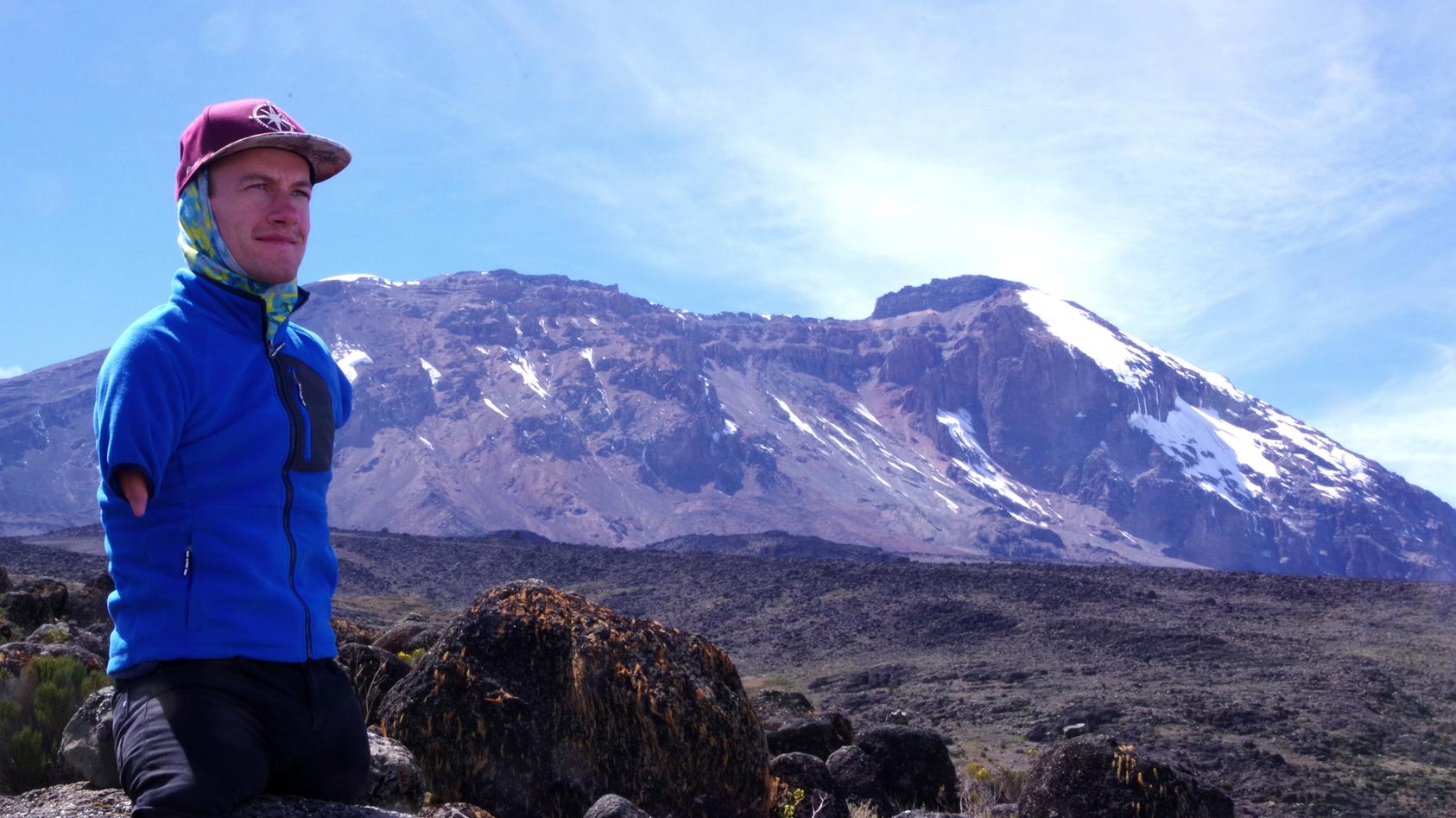 Zusammen mit vier weiteren Freunden bestieg Janis McDavid den Kilimandscharo in Tansania.